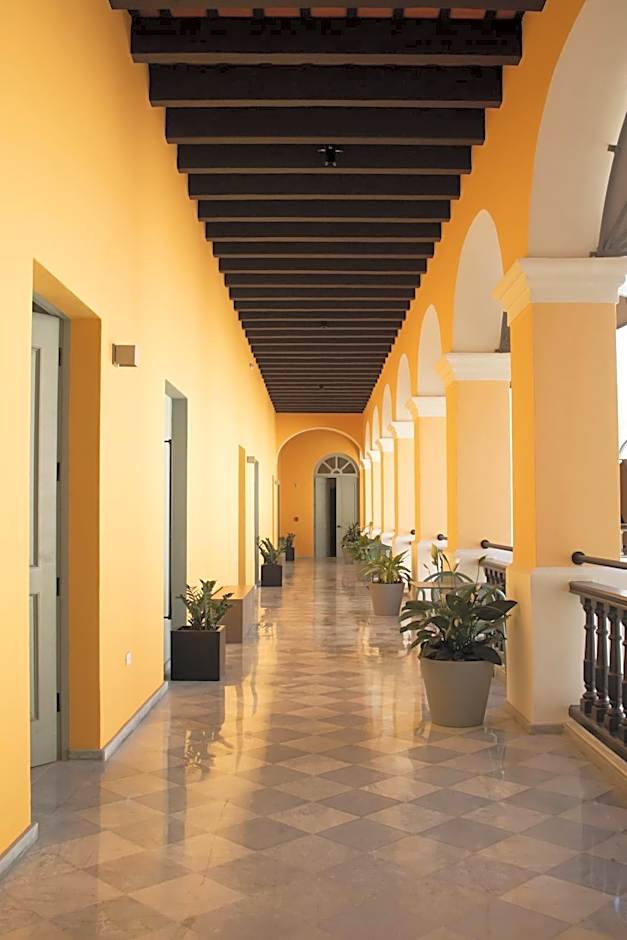 Palacio Provincial San Juan, Curio Collection by Hilton