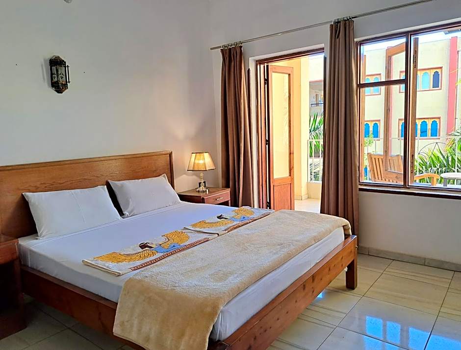 Thebes Hotel