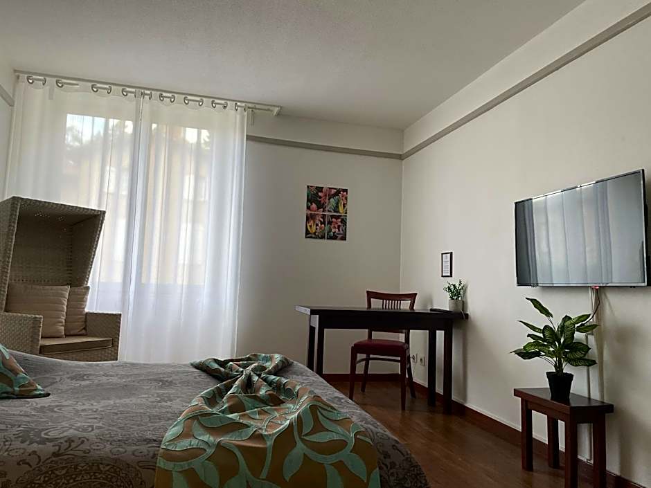 L'EMBLEME - BOUTIQUE HOTEL