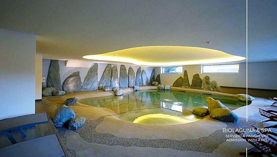 Alexander Charme Hotel