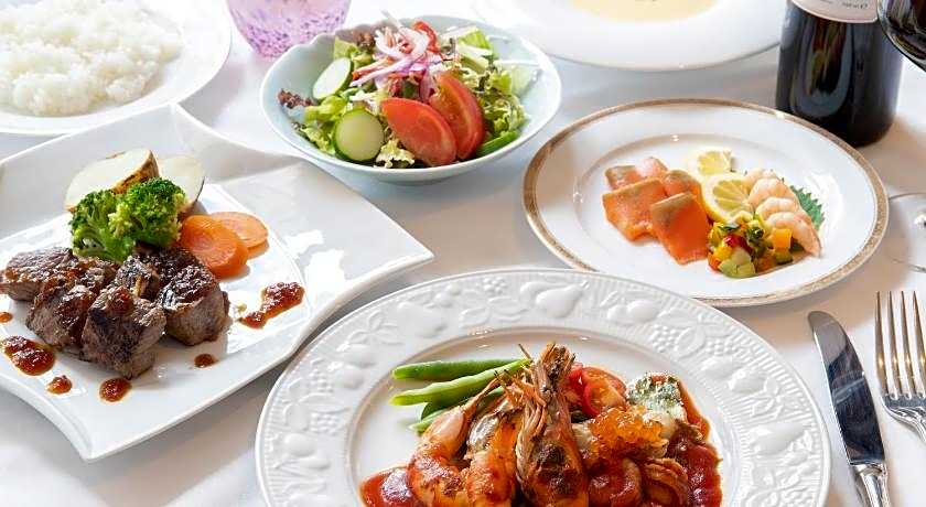 OYO Sasebo Palace Hotel