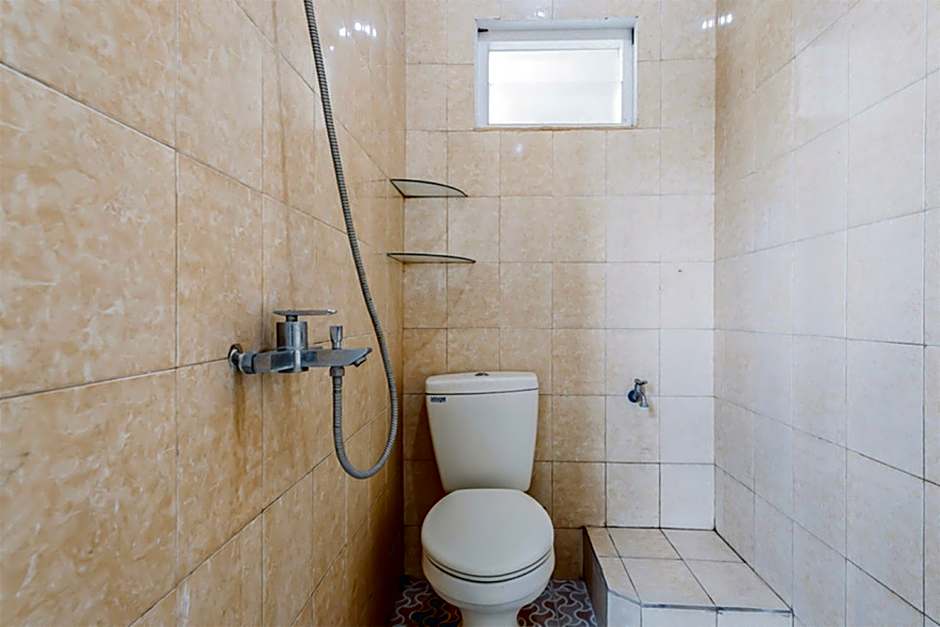 OYO Life 2760 Kost Simpang Borobudur 47