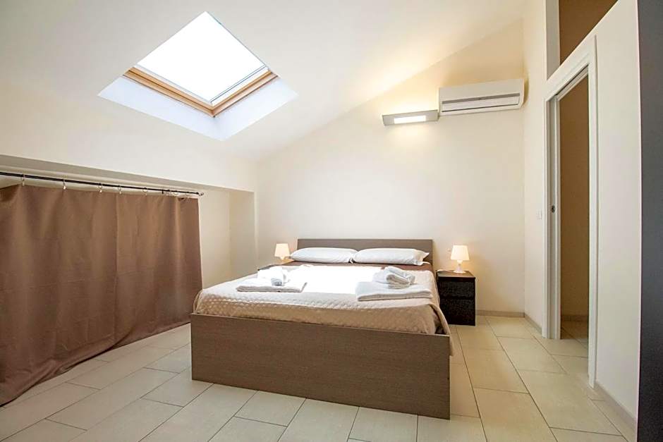 Royal Playa Suite and Apartament -private parking- self chek out