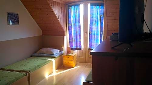 Hegyhát-Izmény Üdülőház