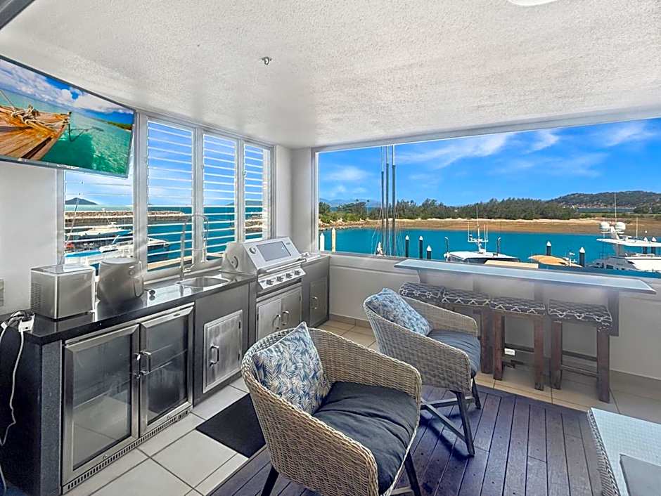 Blue on Blue Superior Studio Room 1271