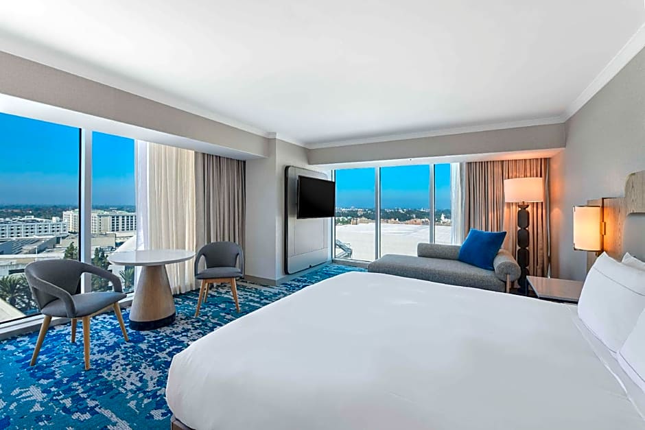 Photo 1 of 13 of 1 King Bed, Disney View