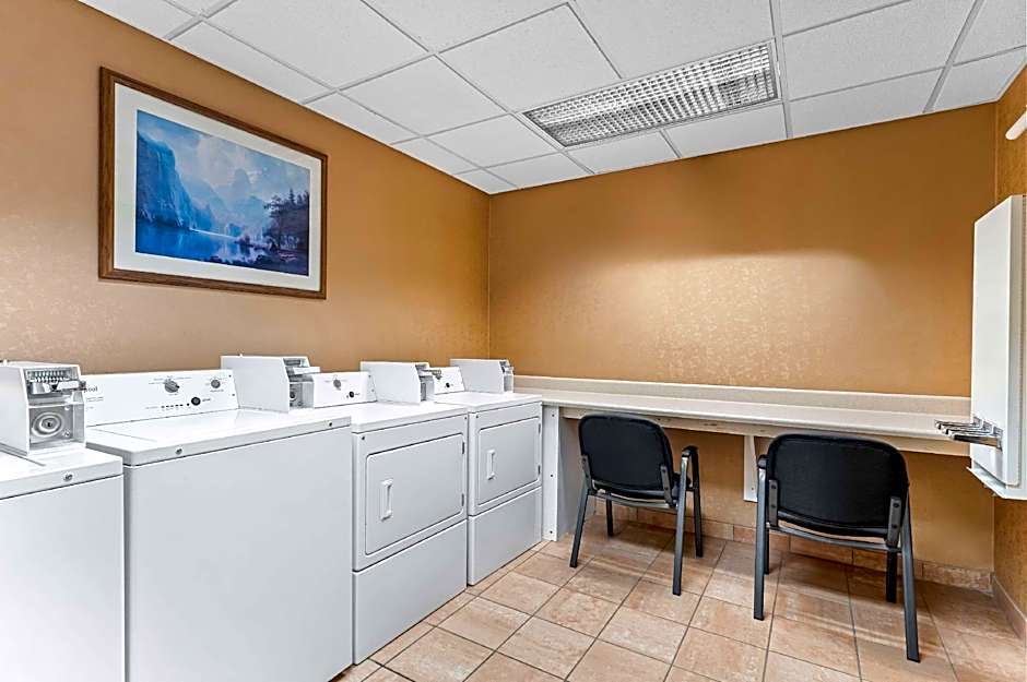 SureStay Plus Hotel by Best Western Chey