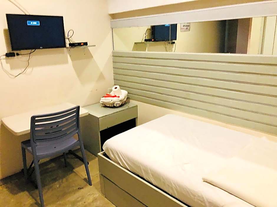 Photo 1 of 6 of Budget 2 Beds