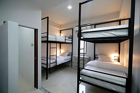 Mixed Dormitory Room
