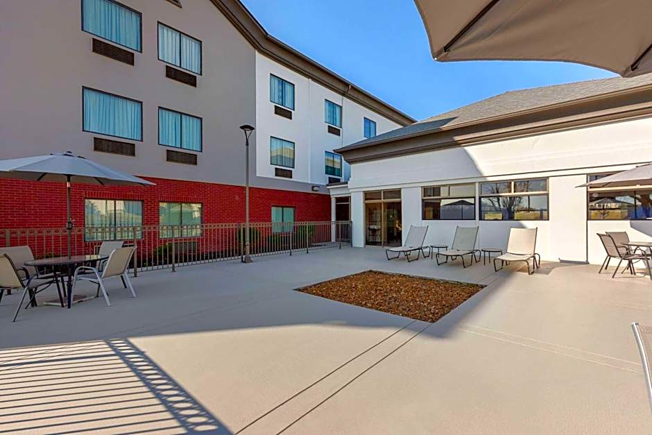 La Quinta Inn & Suites by Wyndham Loudon