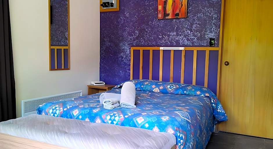 Larchwood Motels