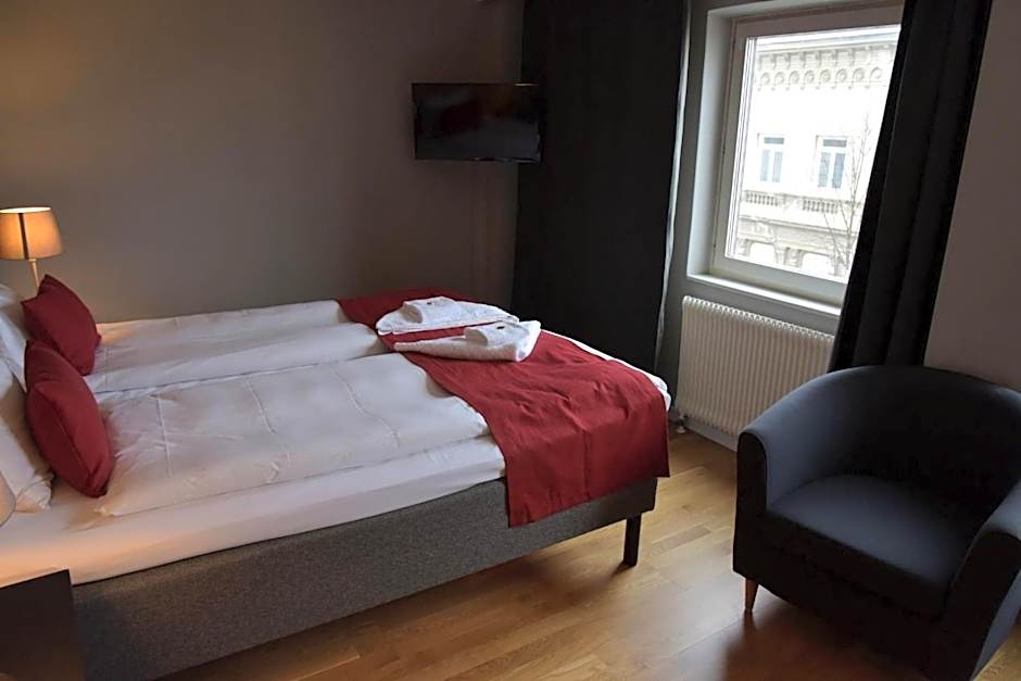 City Hotel