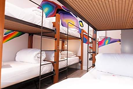 Bed in 6-Bed Mixed Dormitory Room