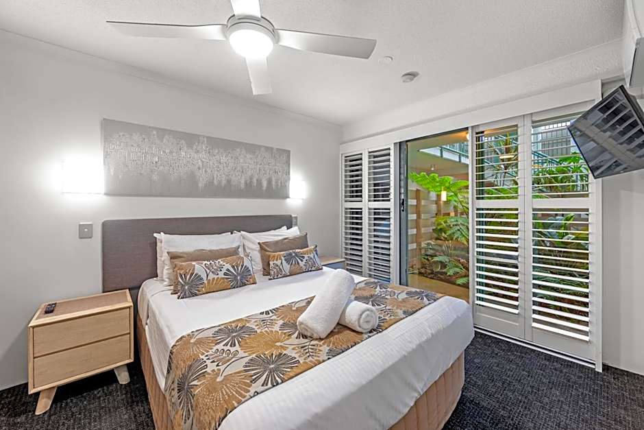 The Norfolks on Moffat Beach