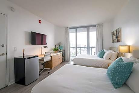 Spectacular View wBalcony Pool