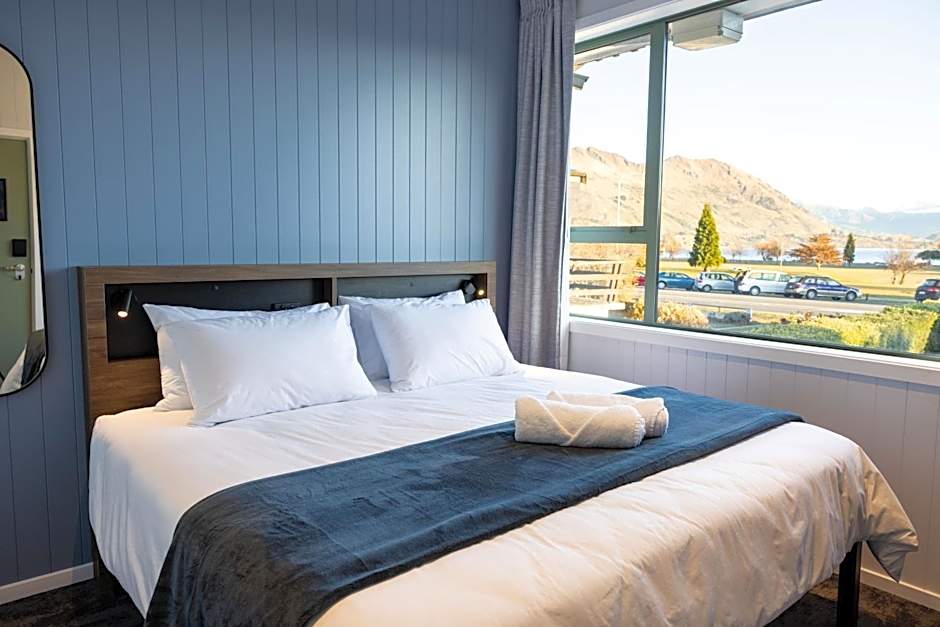 Photo 1 of 35 of Haka House Wanaka