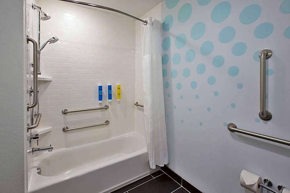 Tru by Hilton Jackson, MI