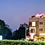 Stately Suites - Golf Course Road