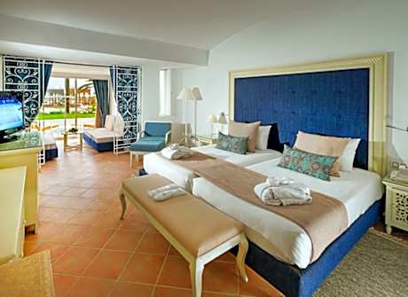Family Room Garden View