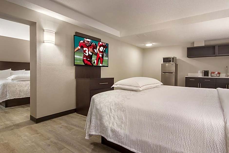 Red Roof Inn PLUS & Suites Erie