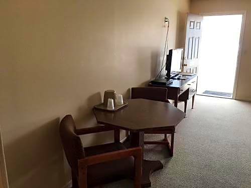 Meadowlark Inn