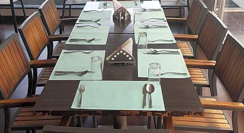 Grand Gardenia Hotel
