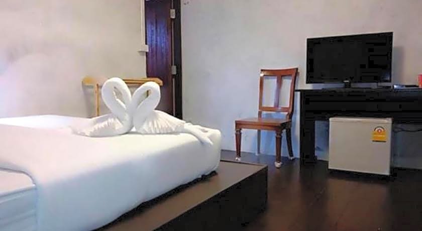 Baanchompoo Homestay