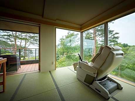 Japanese-Style Superior Room with Tatami Area and Open-Air Bath - Ocean View