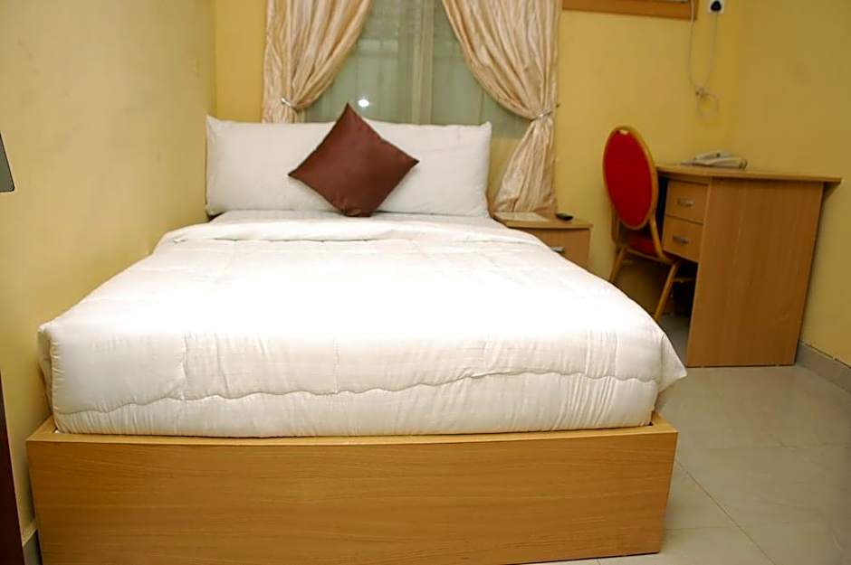 De Lawrence Court & Suites