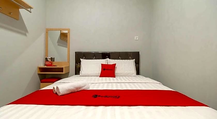 RedDoorz @ Helvetia Medan 2