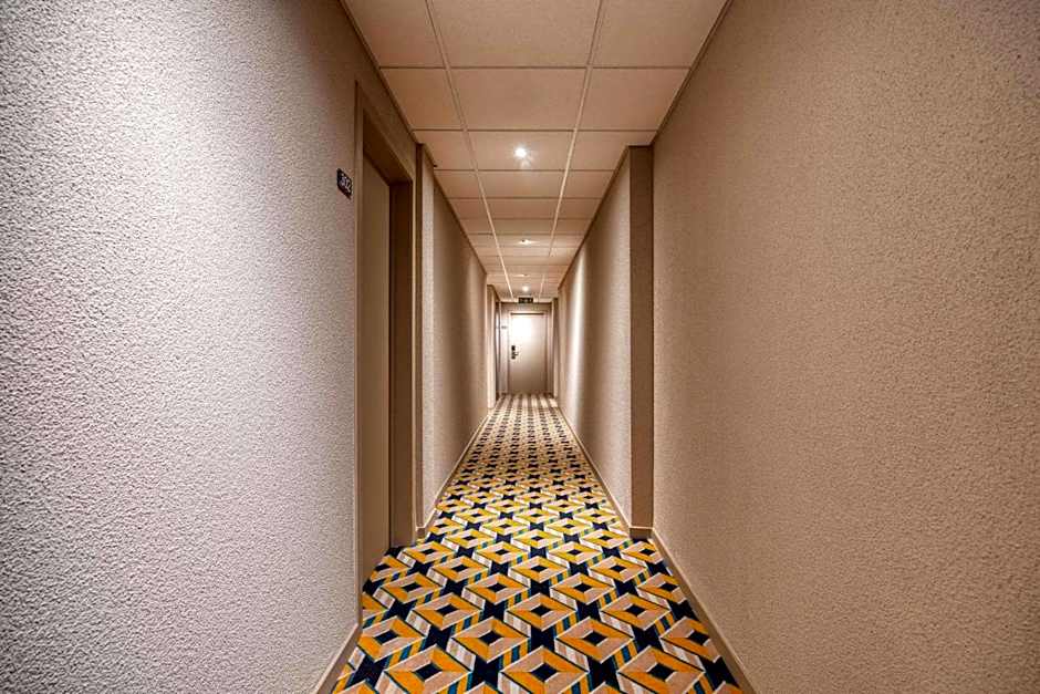 Alma Grand Place Hotel