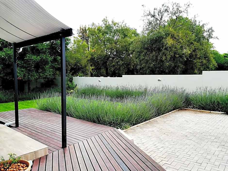 Tranquil House B&B @ 1 College Ave