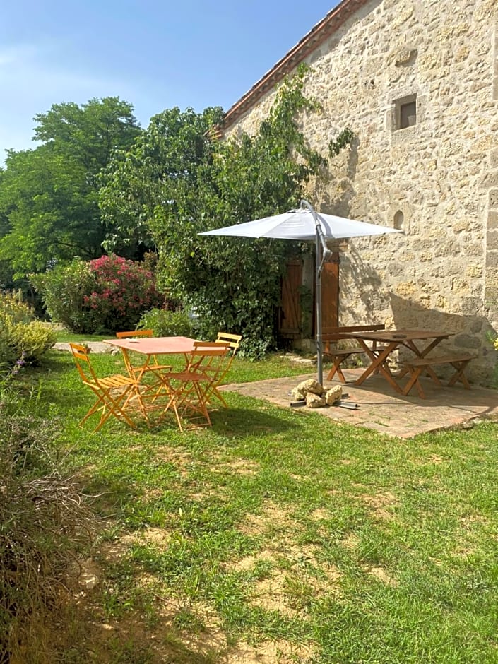 CHEZ SOPHIE -Chambres d¿hôtes, Gîte et Gîte équestre