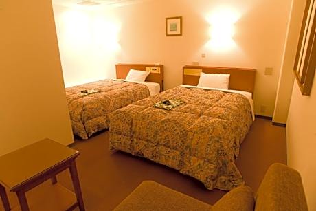 Twin Room - Non-Smoking