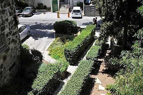 Colony Suites- Hananya St.