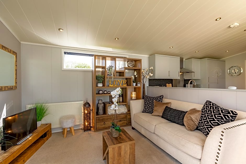 Inside No. 1 Retreat