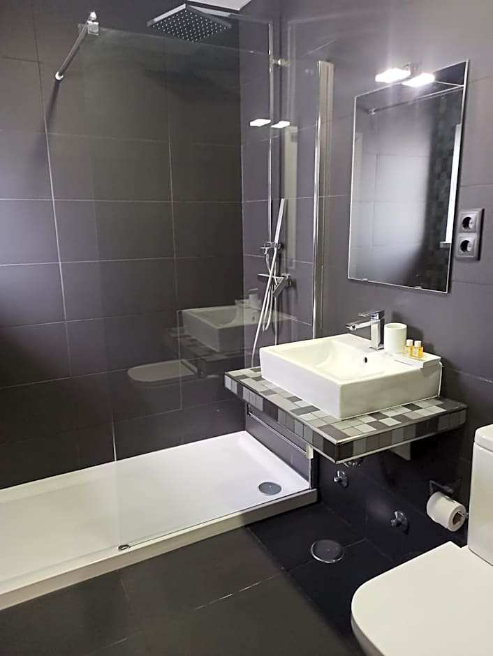 SUPERTUBOS HOUSE Peniche