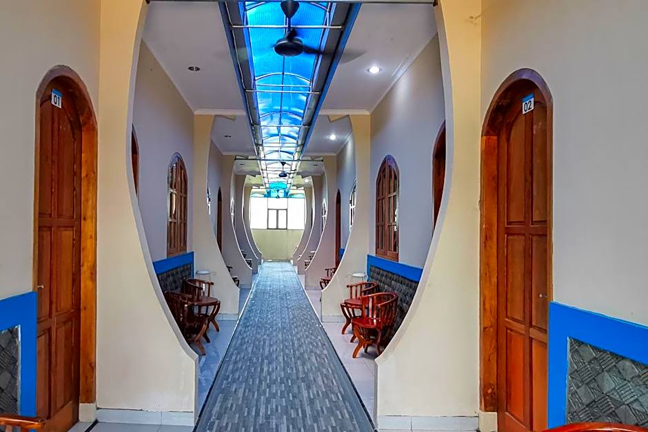 RedDoorz near Pantai Pancer Door Pacitan