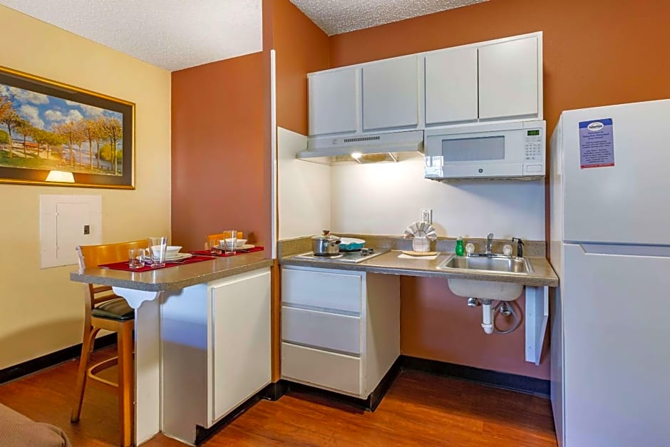 Suburban Studios Albuquerque Midtown - University