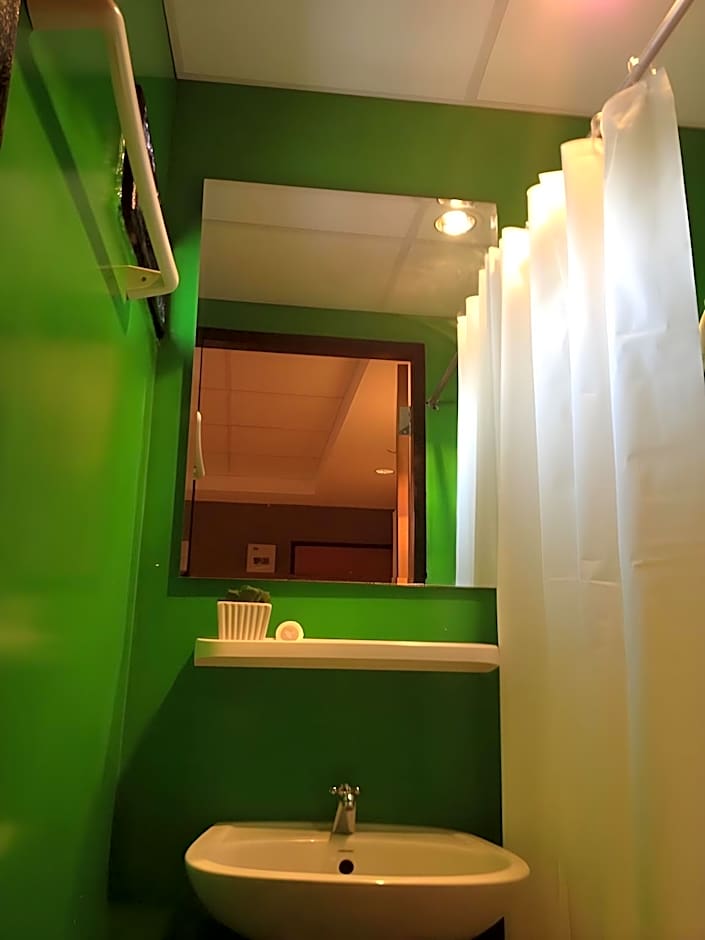 Room@Doze Apartments