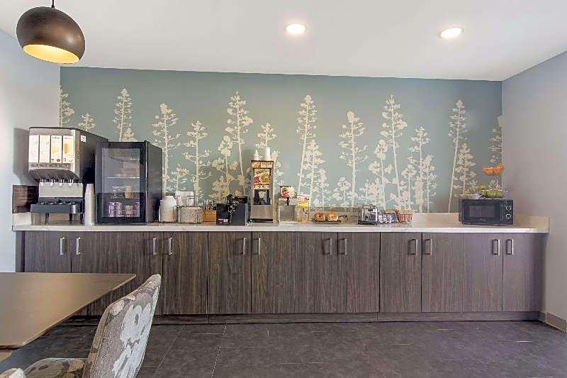 Rodeway Inn and Suites
