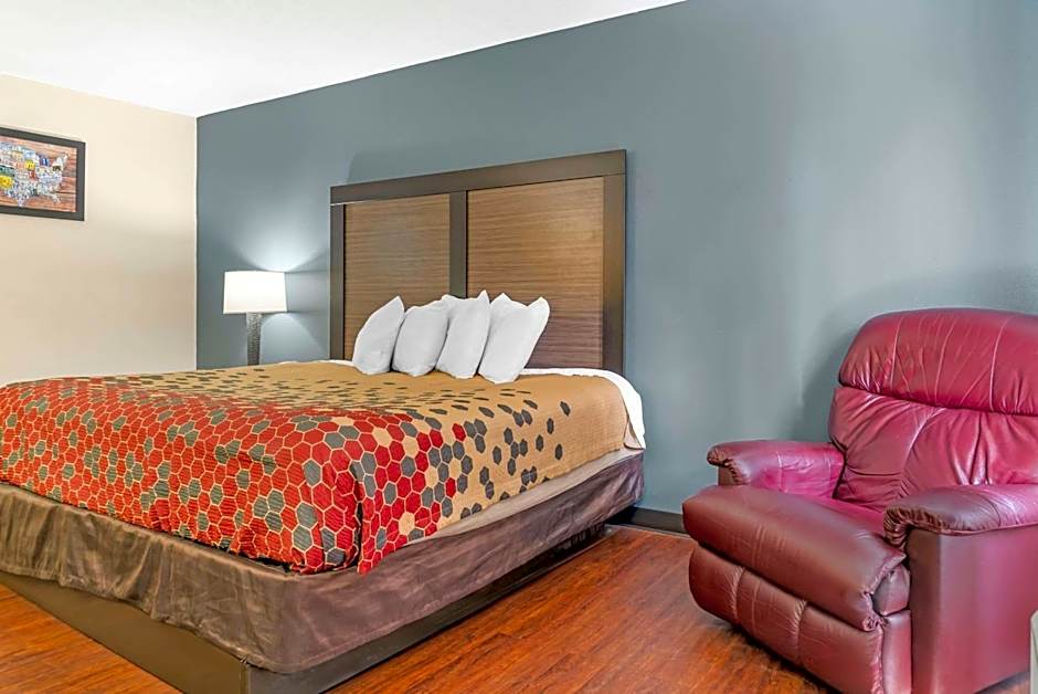 Econo Lodge Traverse City South