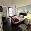 James Clow Bed & Breakfast & Apartments