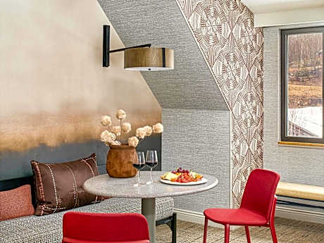 Fairmont Gold Signature Suite with Exclusive Lounge Access