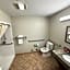 Econo Lodge Inn & Suites Monroe