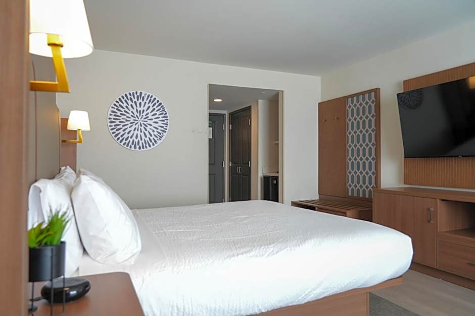 Photo 1 of 1 of Standard 1 King Bed