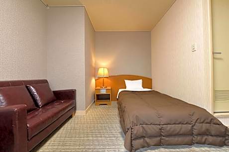 Economy Single Room - Shared Bathroom - Non-Smoking