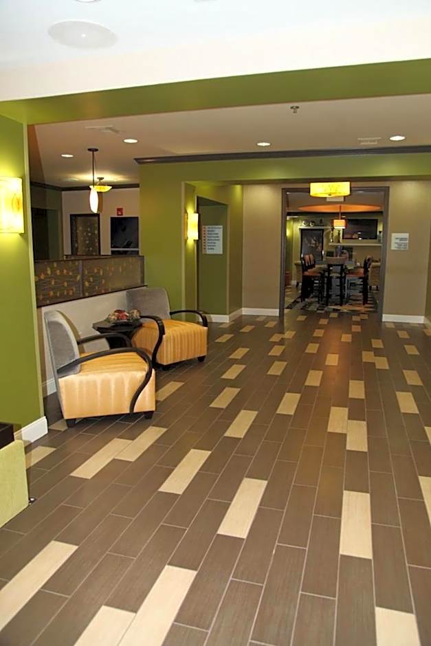 Holiday Inn Express & Suites Huntsville Airport By IHG
