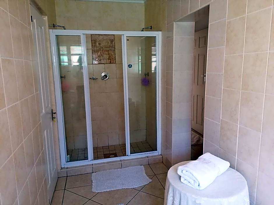 15 On Penguin Guest House