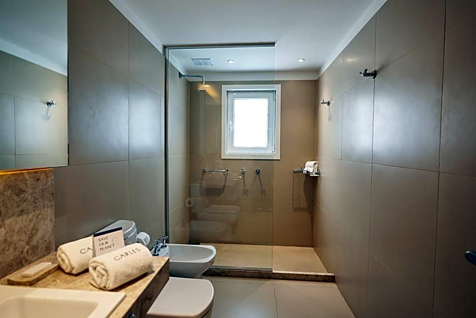 Carles Hotel